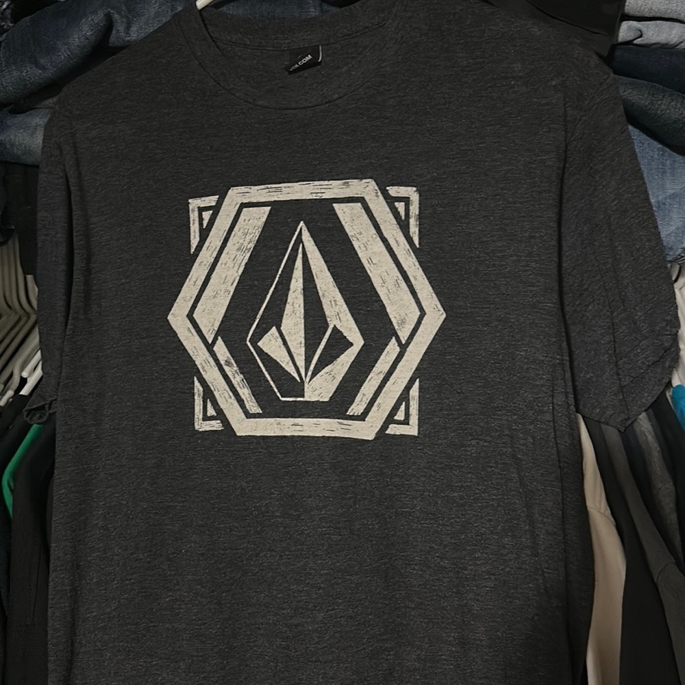 Mens black Volcom shirt size M